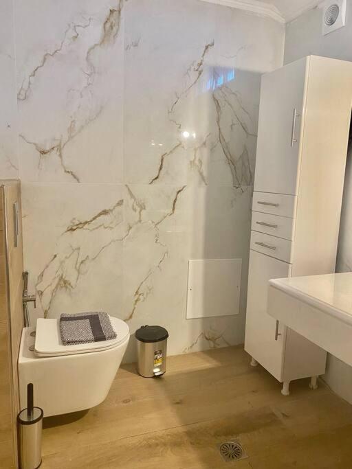 Ocean Sun 4 Apartman Fíra Kültér fotó